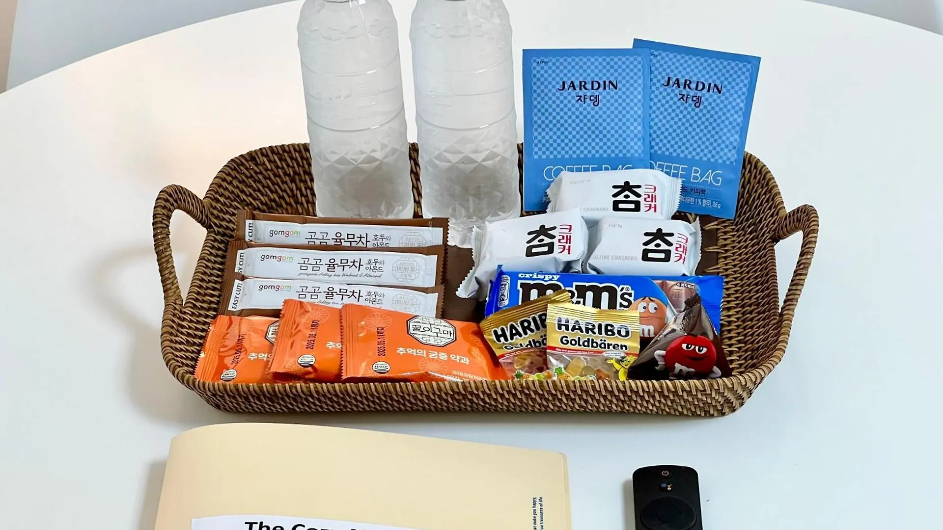 The Cozy Nonhyeon, Gangnam Eonju Station 5 Min, 2 Bedrooms, Premium Beds, Value For Money, Biz Trip Seoul