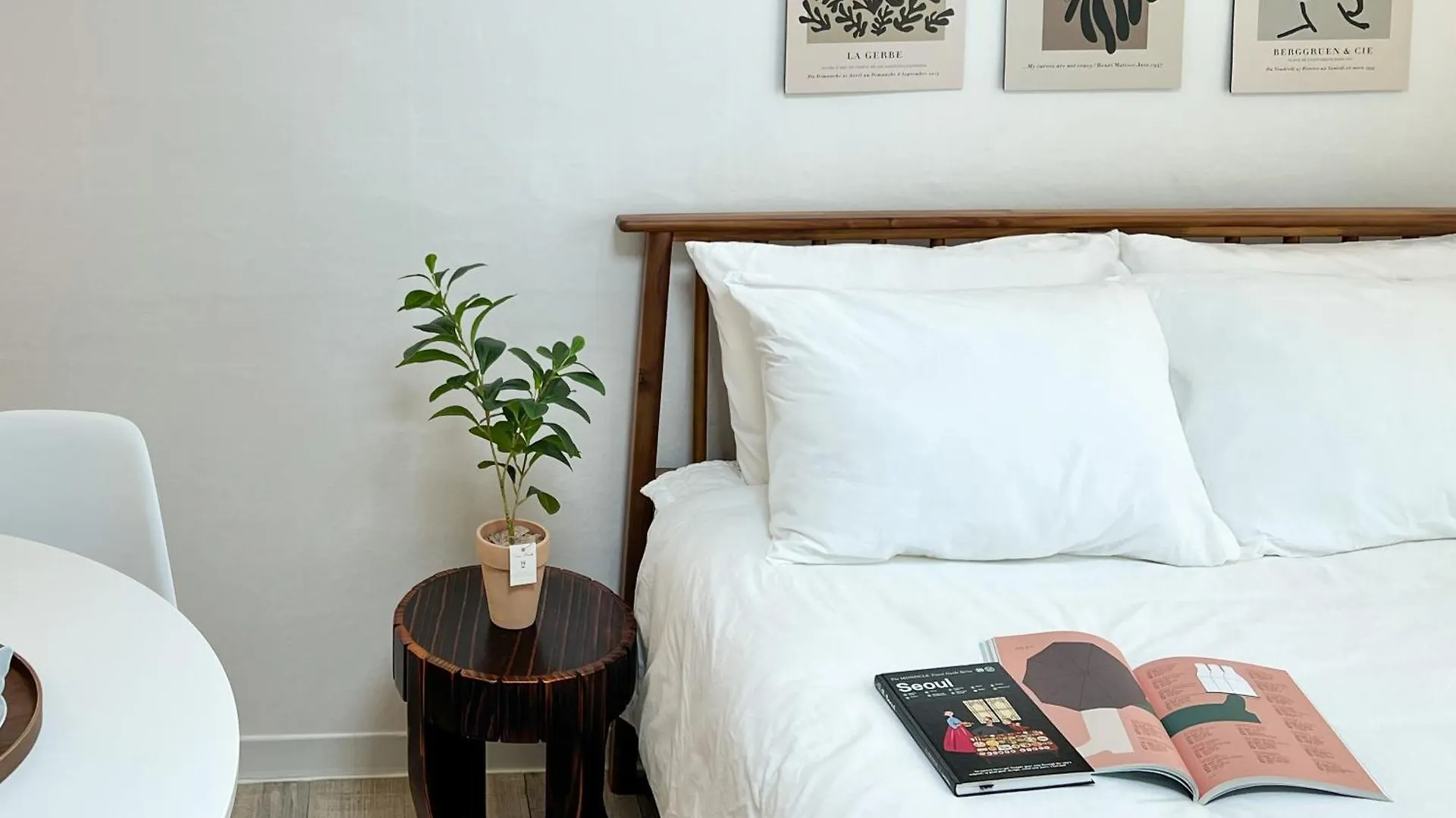 Apartment The Cozy Nonhyeon, Gangnam Eonju Station 5 Min, 2 Bedrooms, Premium Beds, Value For Money, Biz Trip Seoul